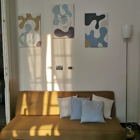 A Casa Di Luca Attico Di Design * Genoa